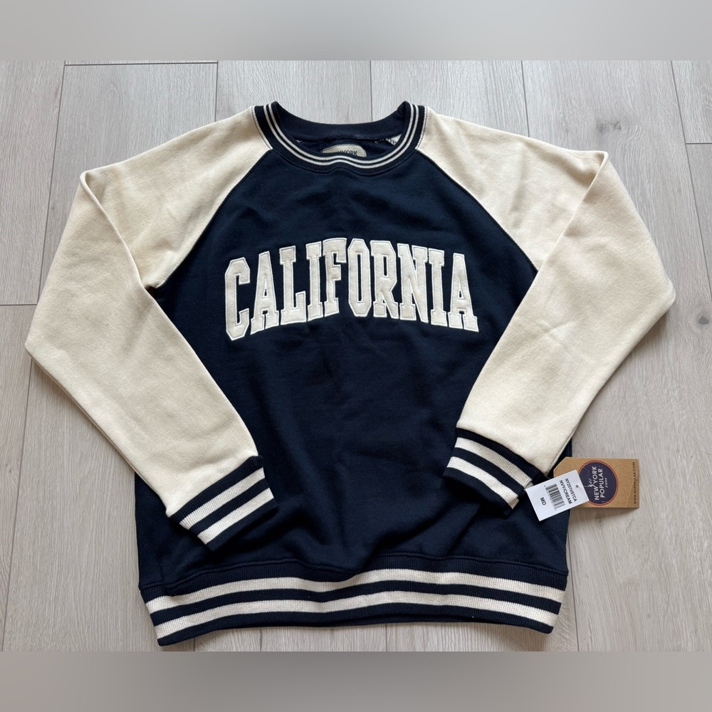 NWT! “California” Embroidered Navy Cream Crewneck Sweatshirt by NY Popular - M